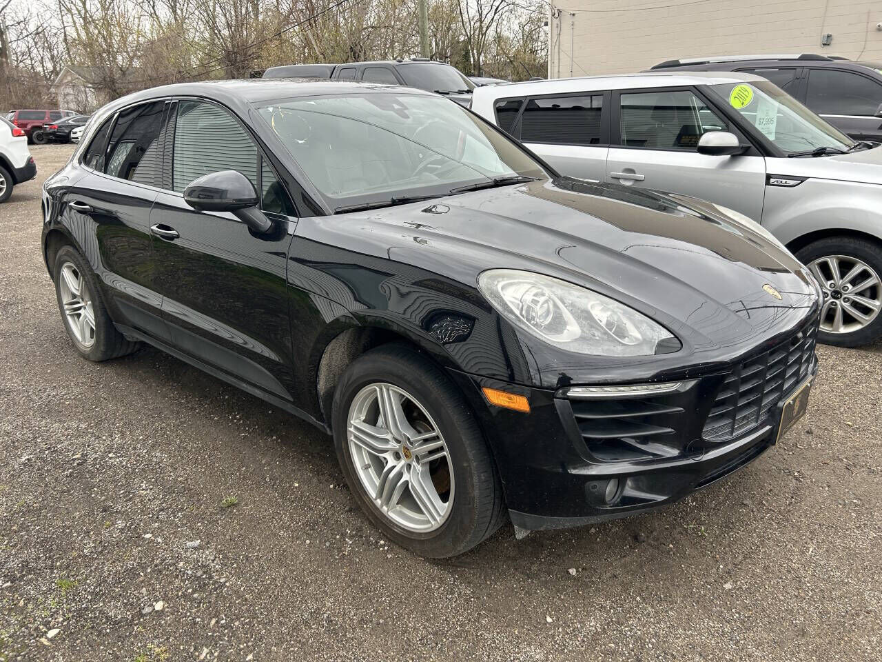 2017 PORSCHE Macan