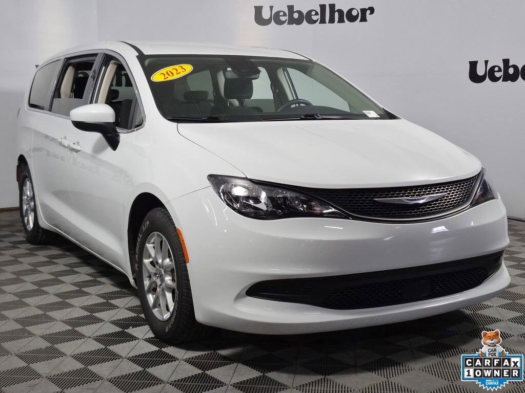 2023 CHRYSLER Voyager