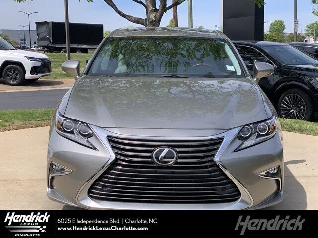 2017 LEXUS ES