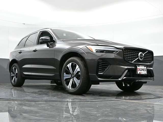 2025 VOLVO XC60