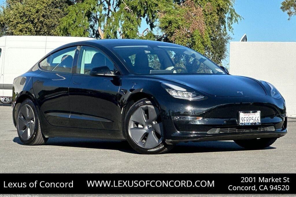 2022 TESLA Model 3