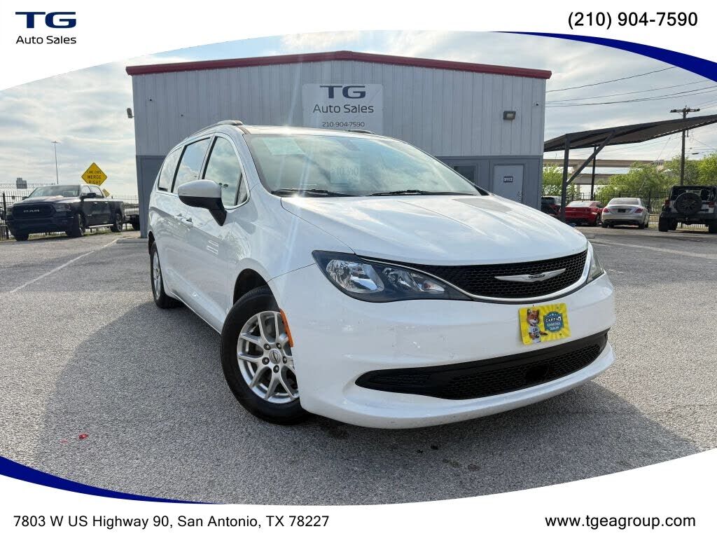 2021 CHRYSLER Voyager