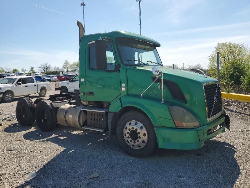 2009 VOLVO TRUCK VNL