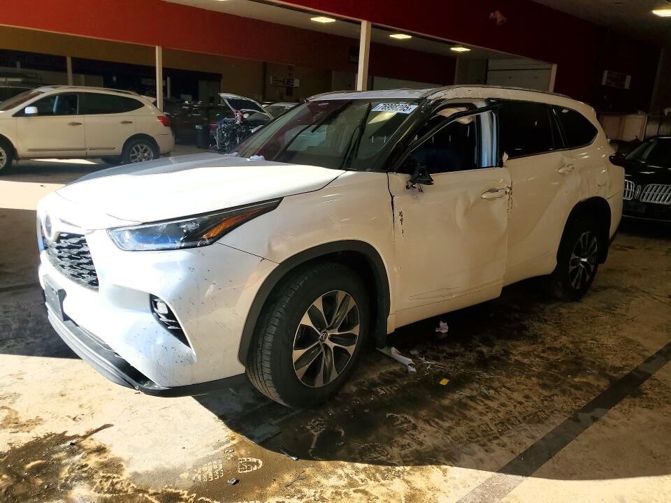 2021 TOYOTA Highlander