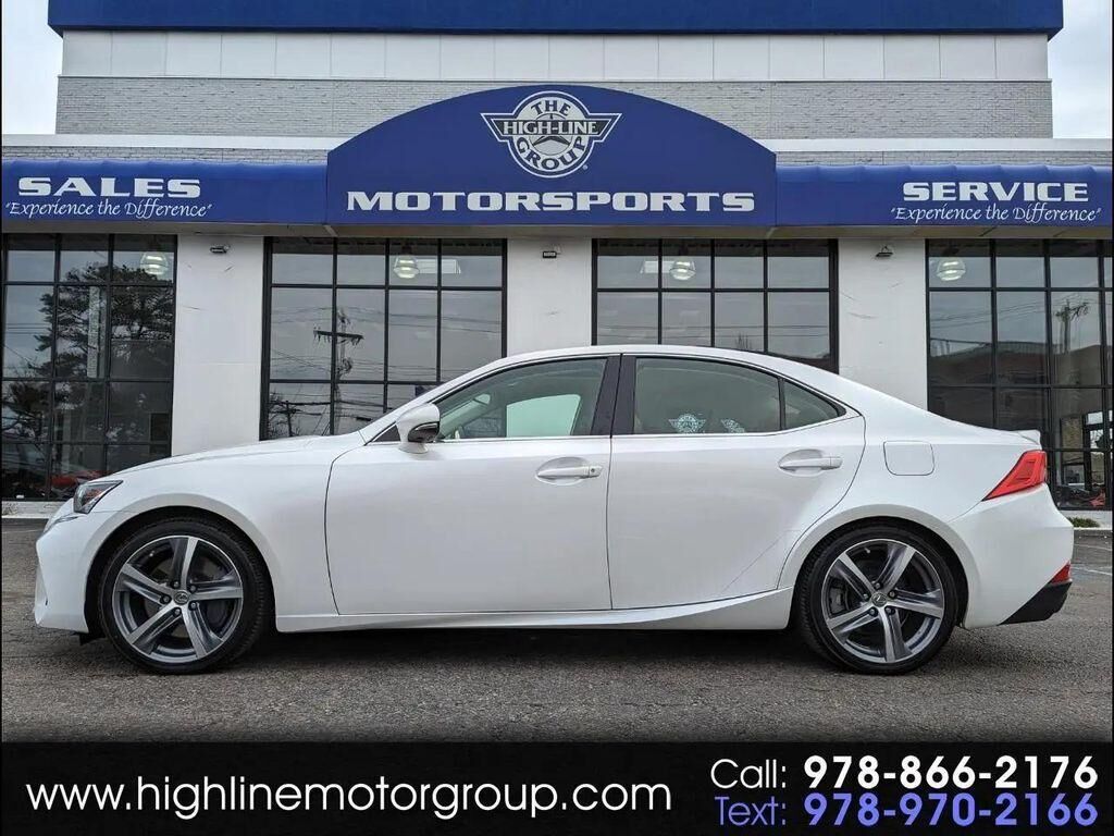 2019 LEXUS IS