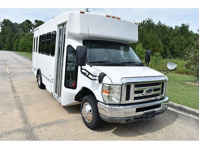 2010 FORD E-450