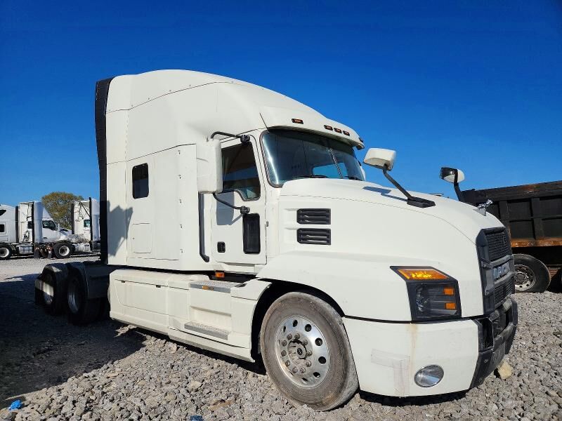 2020 MACK Anthem