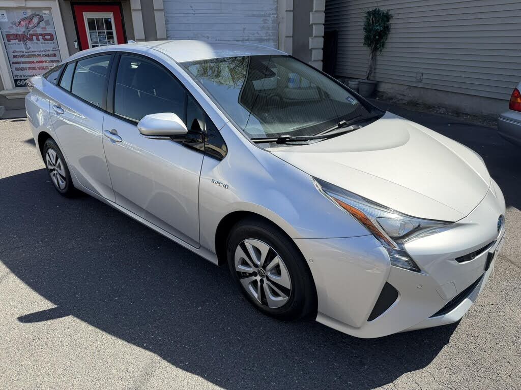 2017 TOYOTA PRIUS
