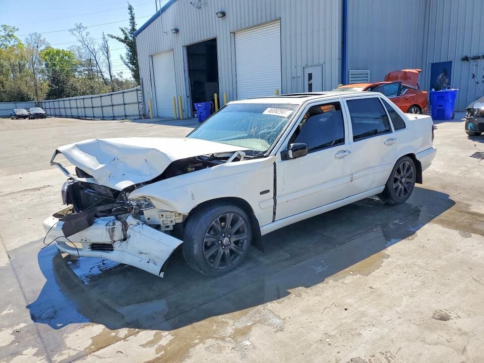 1998 VOLVO S70