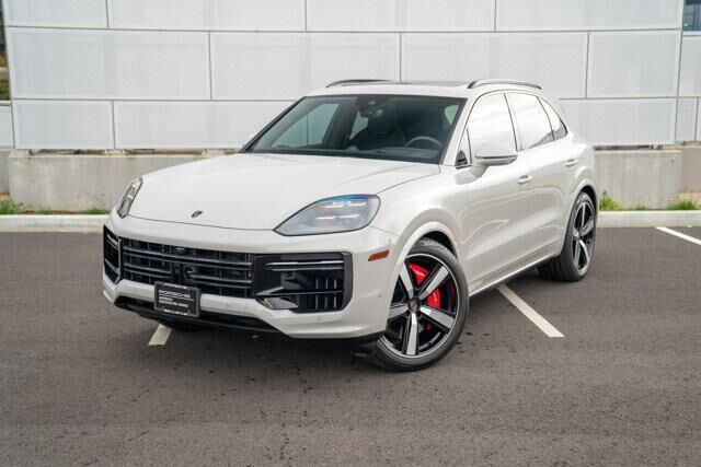 2025 PORSCHE Cayenne