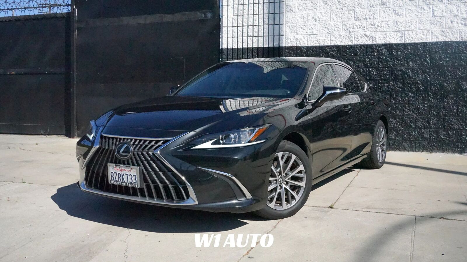2022 LEXUS ES
