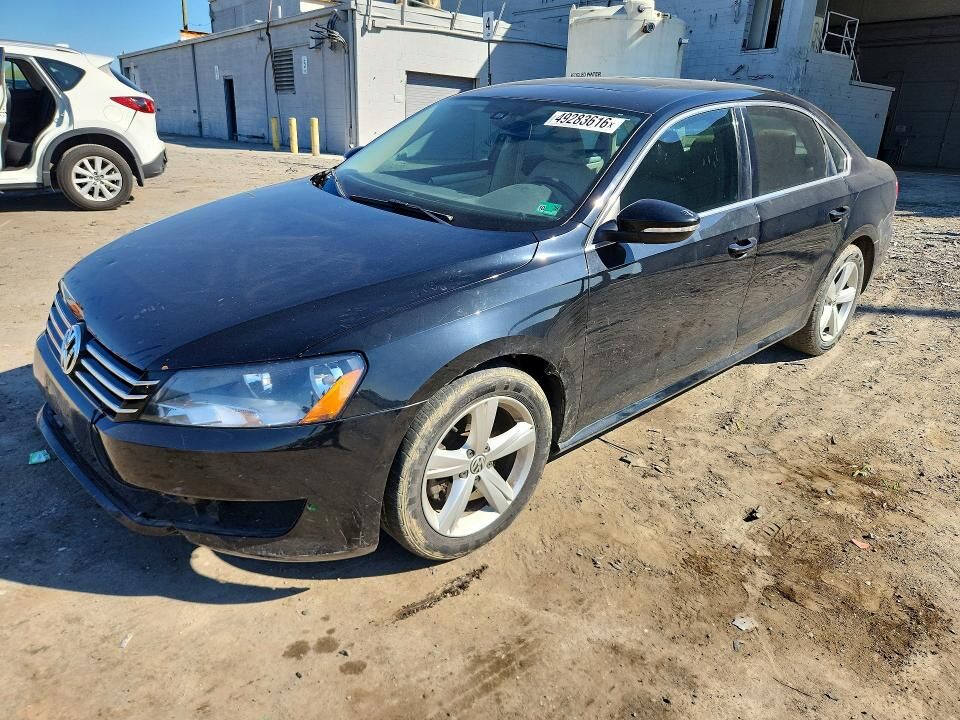 2012 VOLKSWAGEN Passat