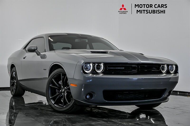 2017 DODGE Challenger