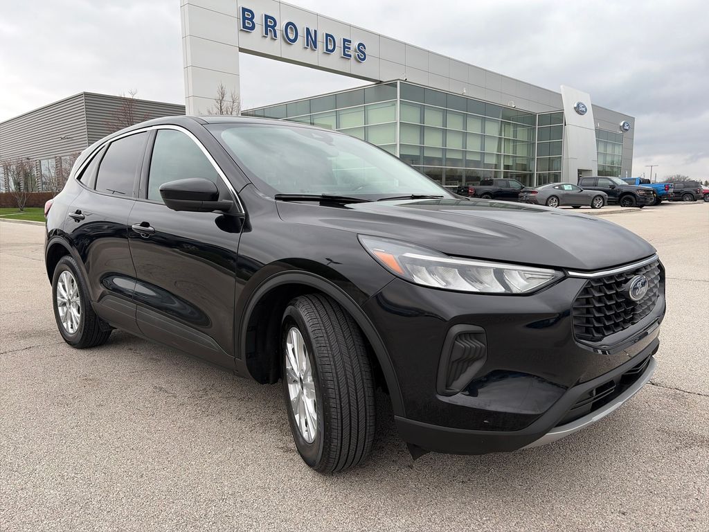 2023 FORD Escape