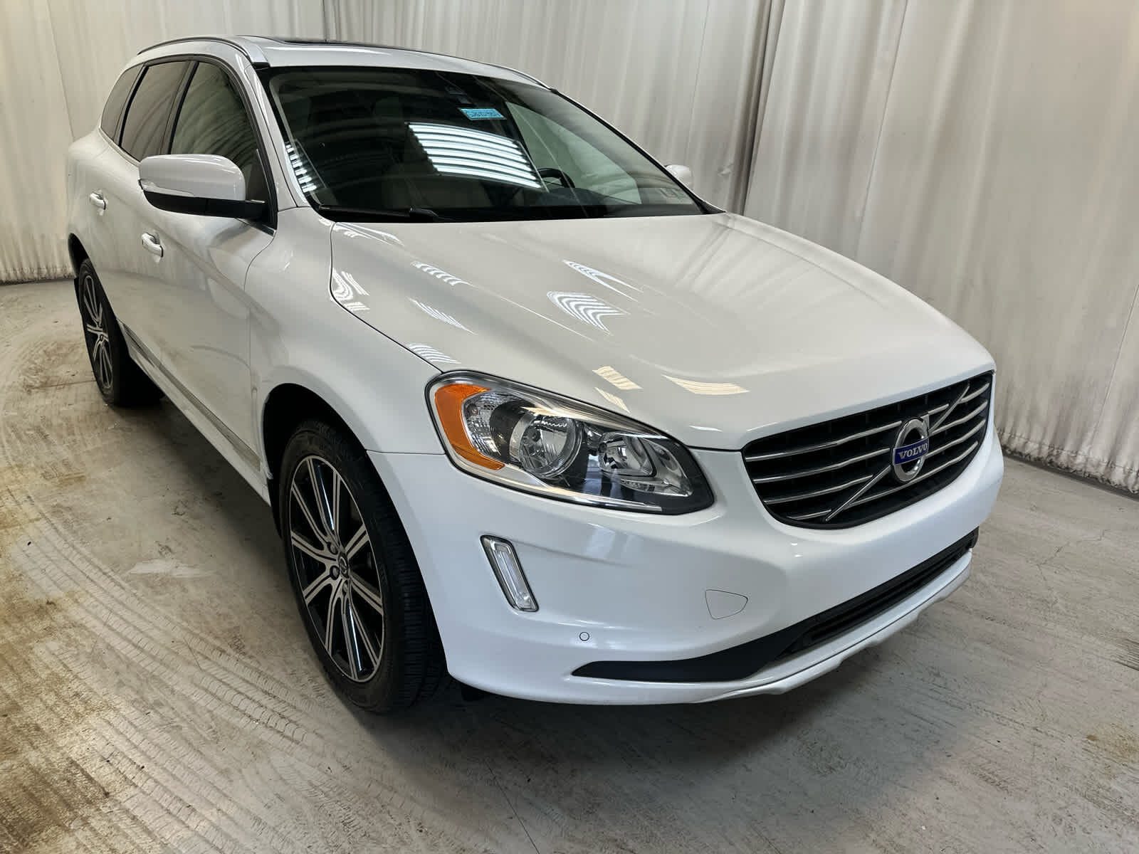 2015 VOLVO XC60