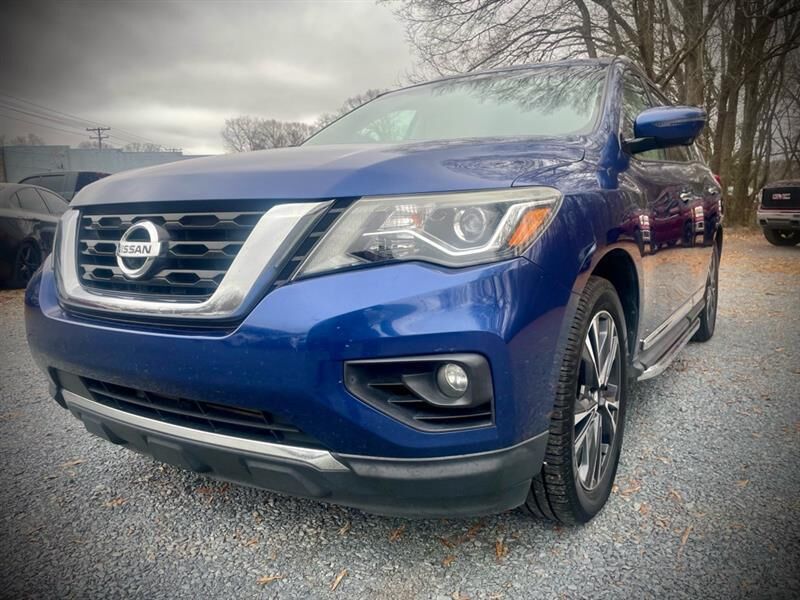2017 NISSAN Pathfinder