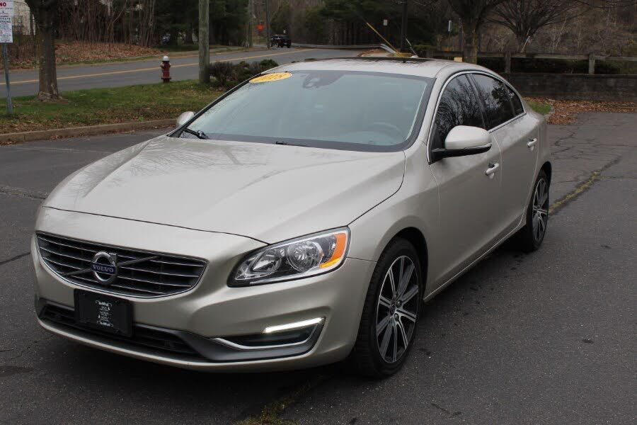 2018 VOLVO S60