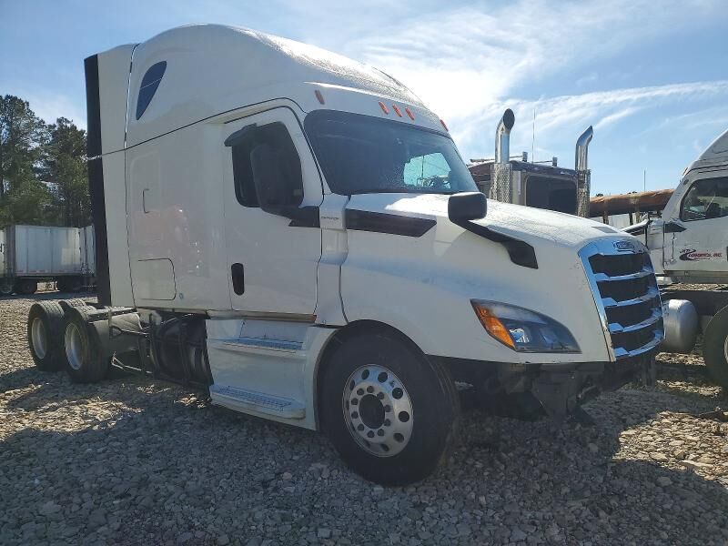 2018 FREIGHTLINER New Cascadia 126" Sleepercab