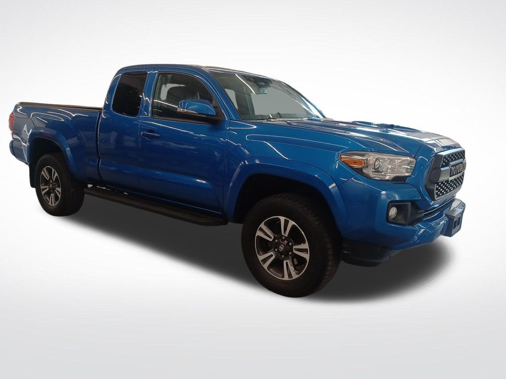 2017 TOYOTA Tacoma