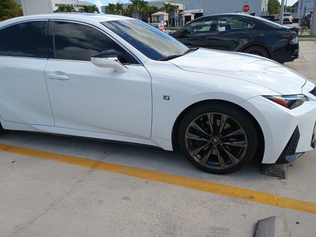 2021 LEXUS IS