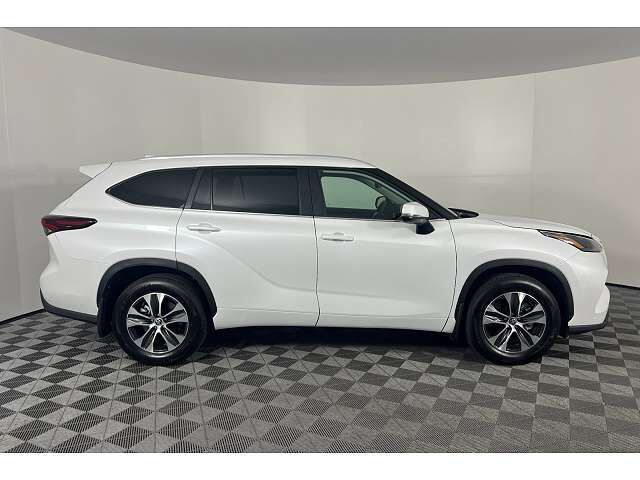 2025 TOYOTA Highlander