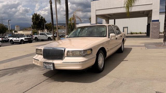 1995 LINCOLN Town Car