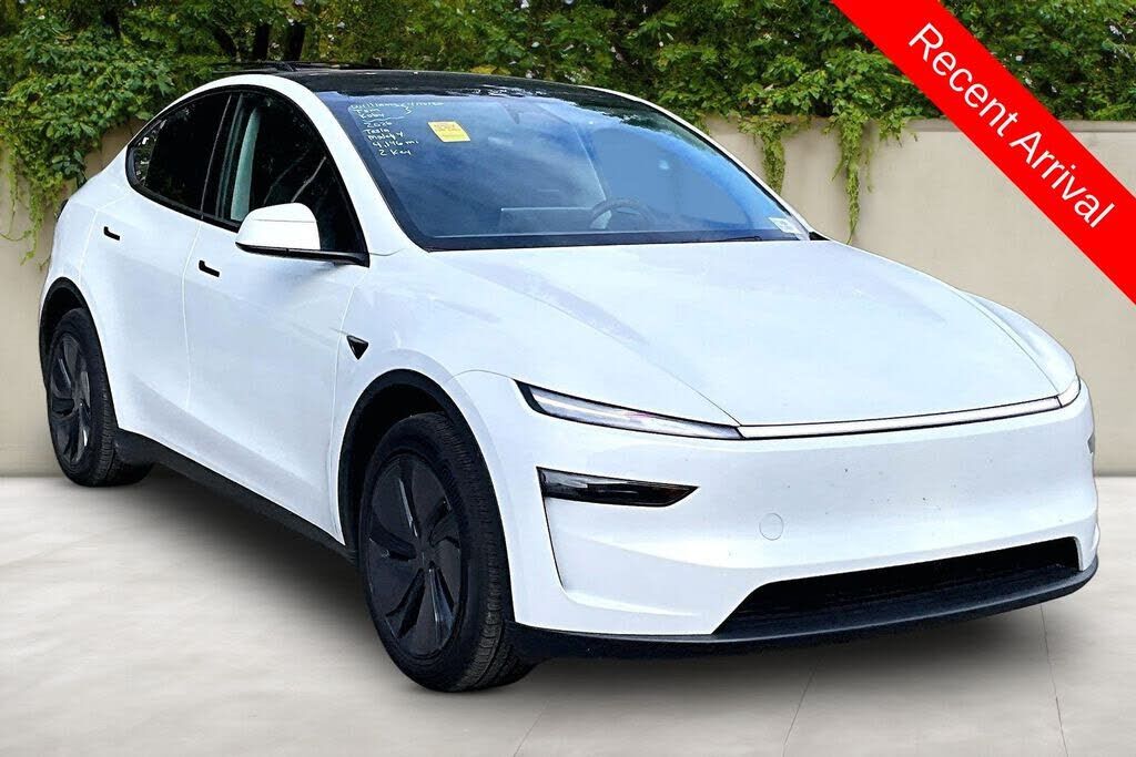 2026 TESLA Model Y