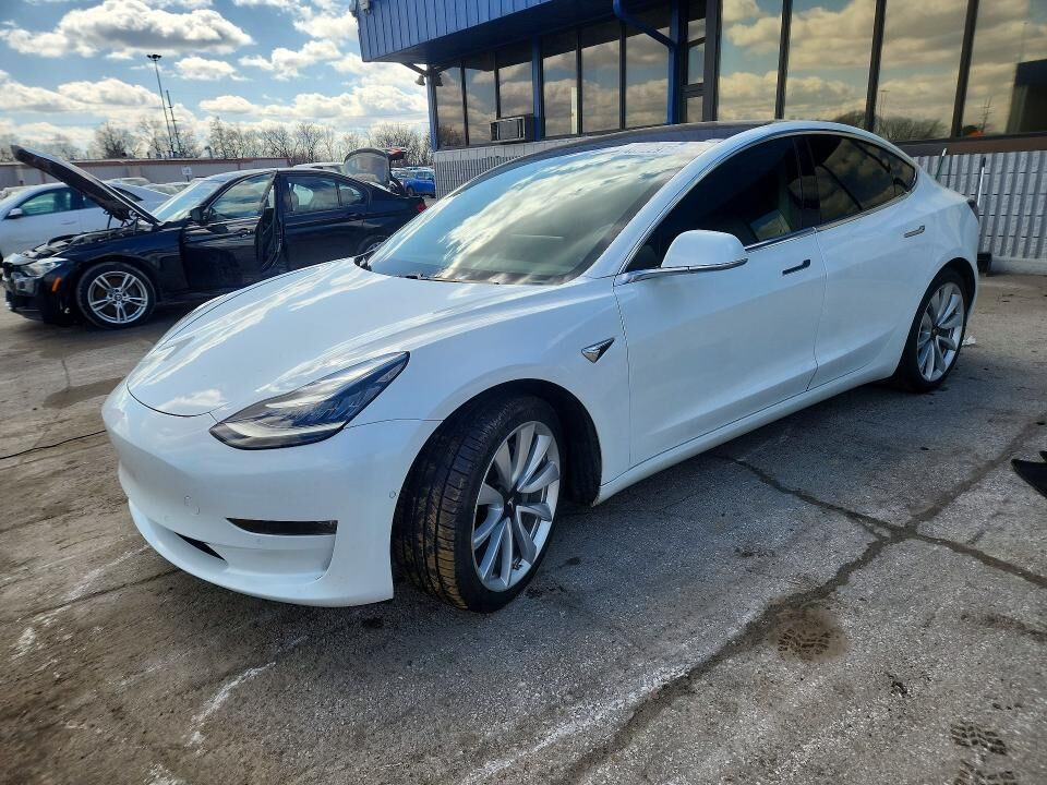 2018 TESLA Model 3