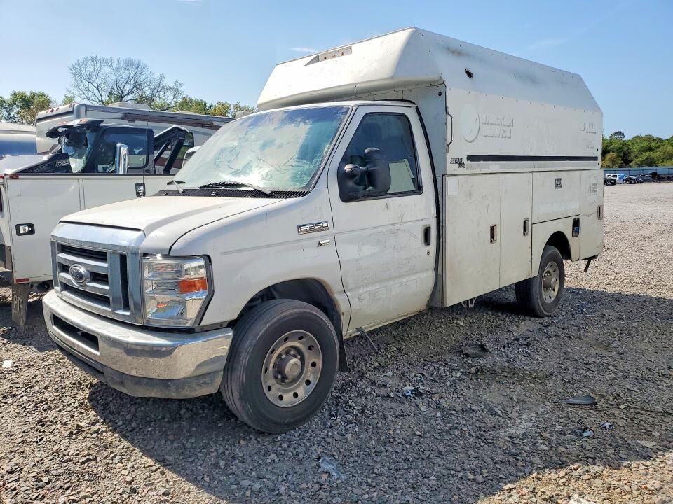 2010 FORD E-350