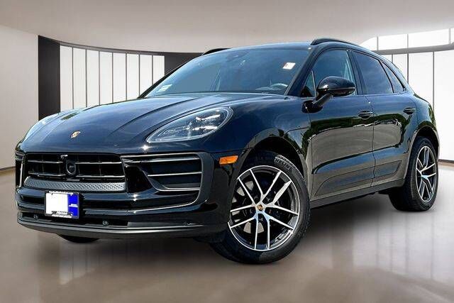 2026 PORSCHE Macan