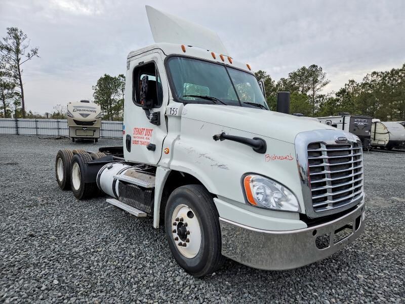 2016 FREIGHTLINER Cascadia