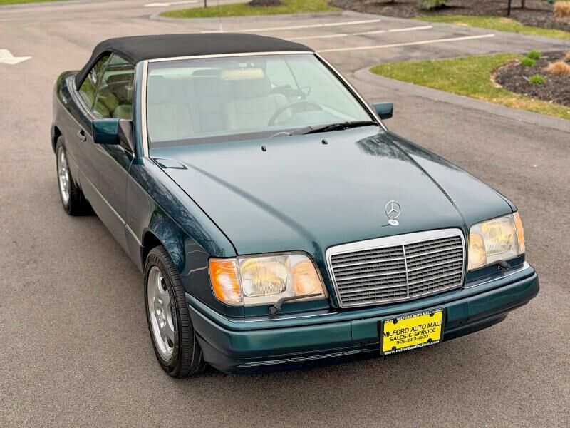1995 MERCEDES-BENZ E-Class