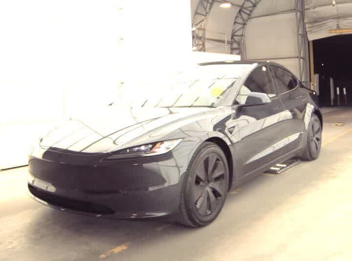 2025 TESLA Model 3