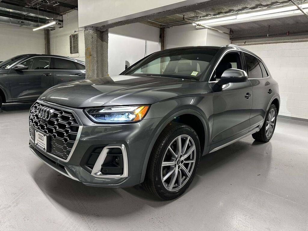2022 AUDI SQ5