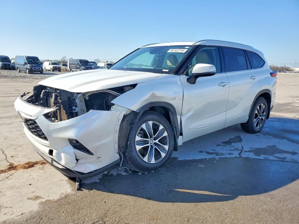 2022 TOYOTA Highlander