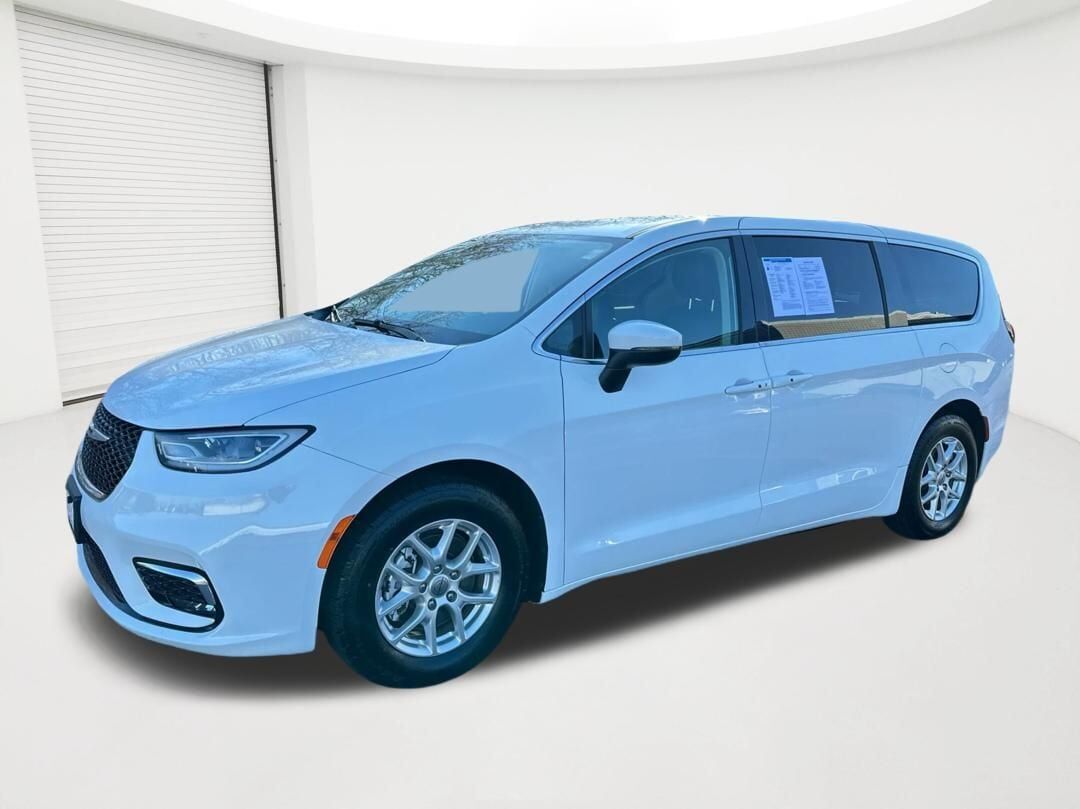 2023 CHRYSLER Pacifica