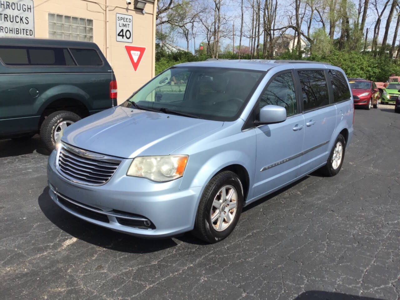 2012 CHRYSLER Town and Country