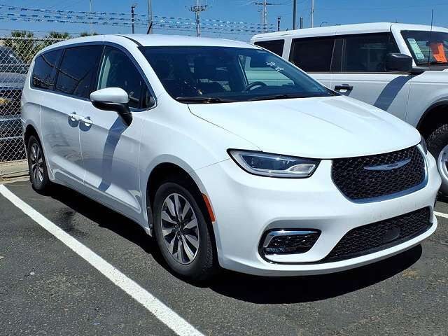 2023 CHRYSLER Pacifica