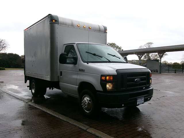 2017 FORD E-350