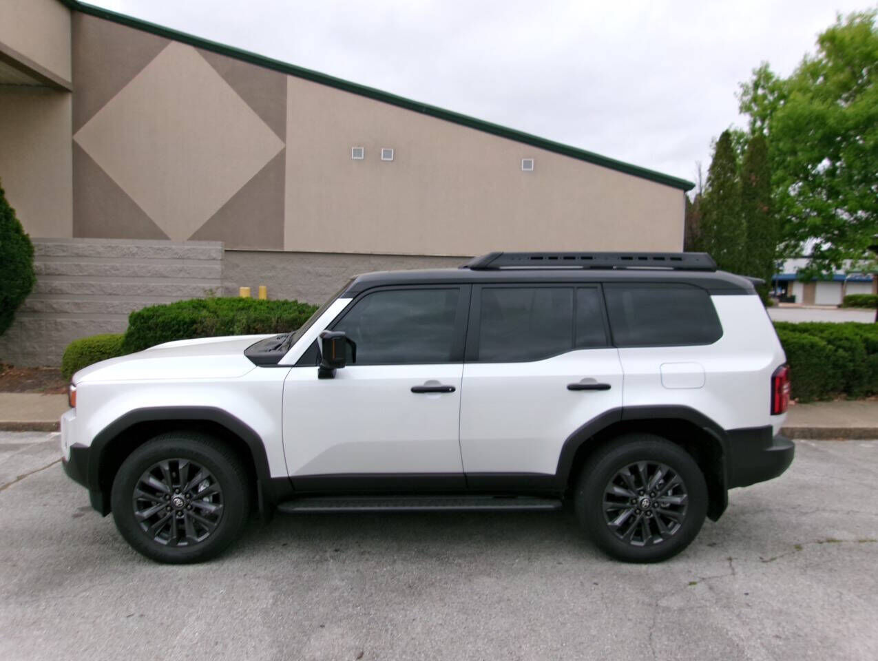 2024 TOYOTA Land Cruiser