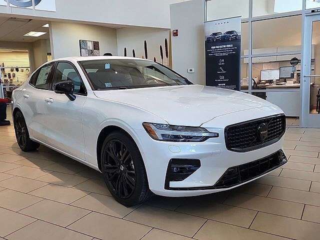 2024 VOLVO S60