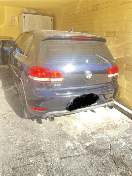 2010 VOLKSWAGEN GTI