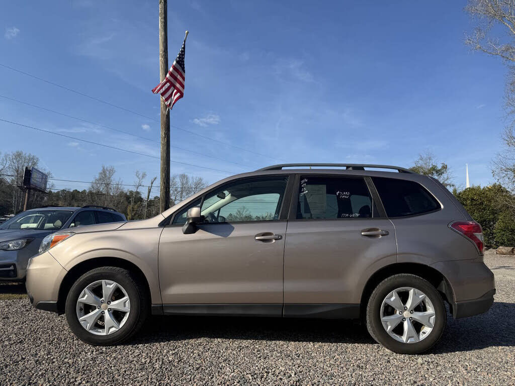 2016 SUBARU Forester