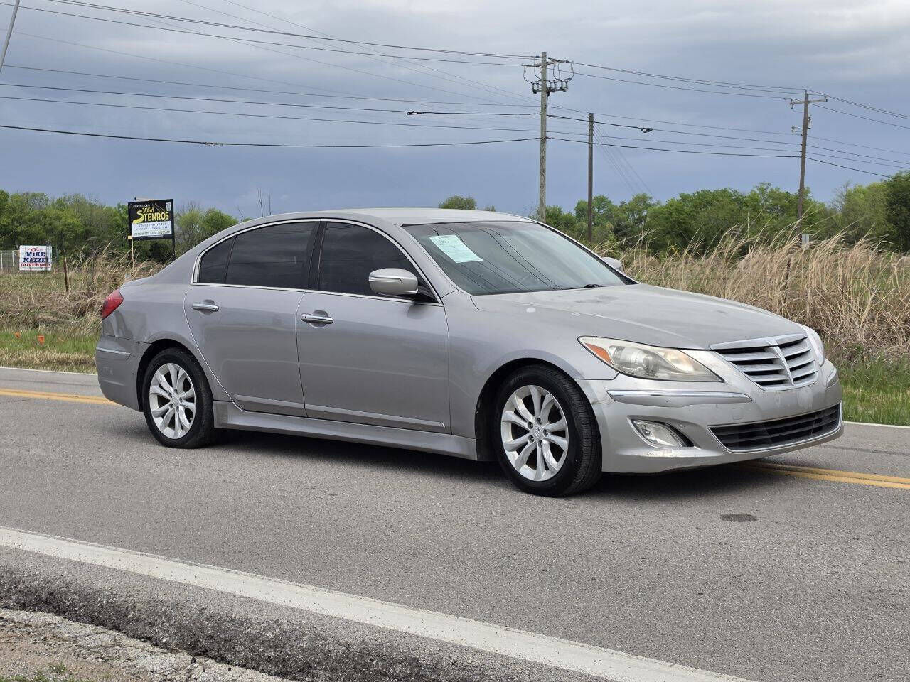 2013 HYUNDAI Genesis