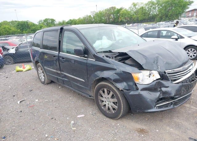 2014 CHRYSLER Town and Country
