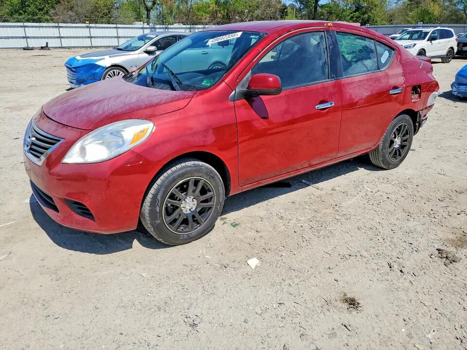 2013 NISSAN Versa