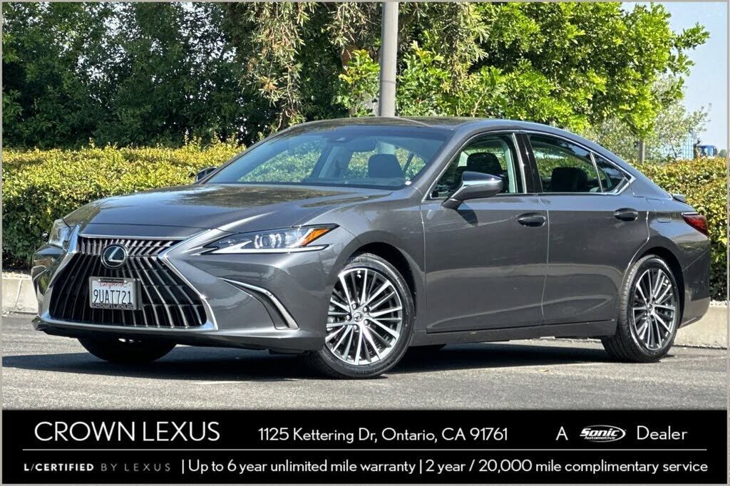 2025 LEXUS ES
