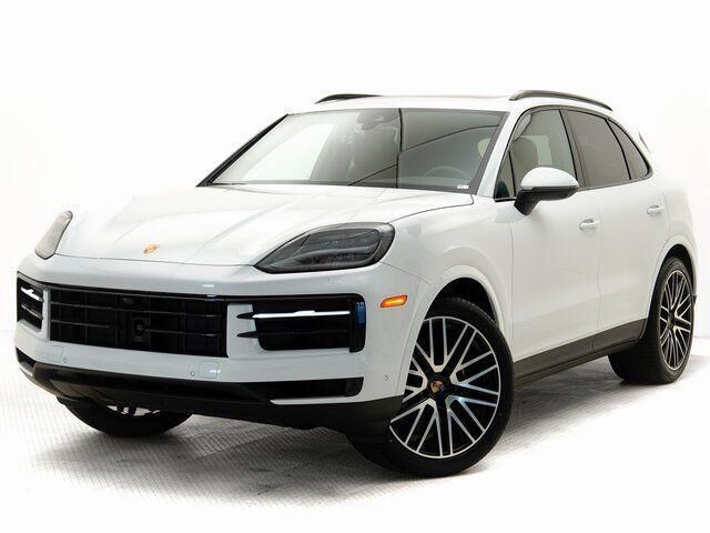 2025 PORSCHE Cayenne