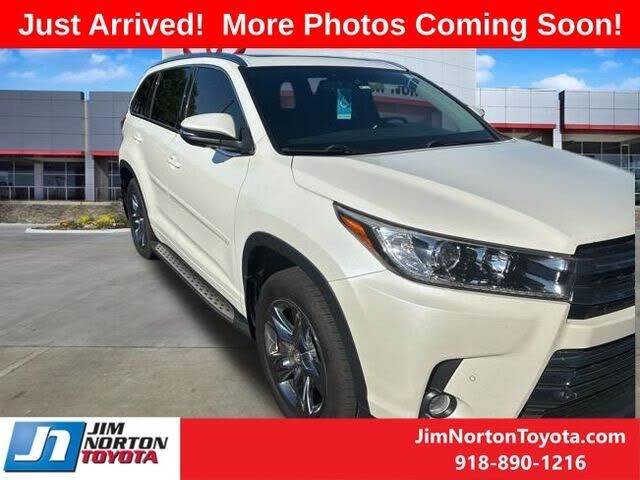 2017 TOYOTA Highlander