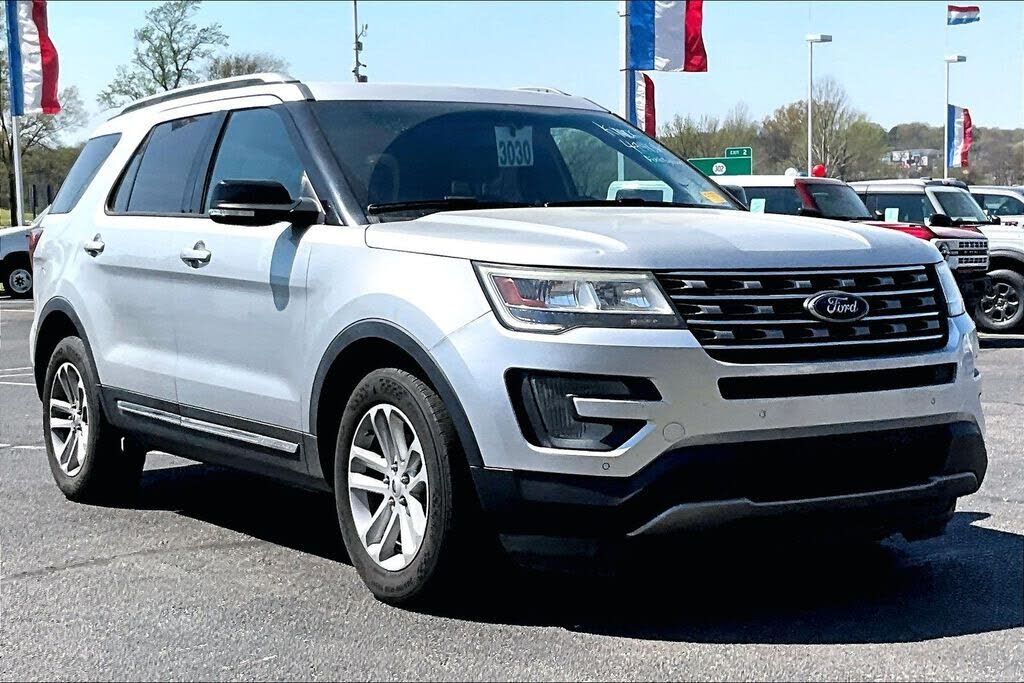 2017 FORD Explorer
